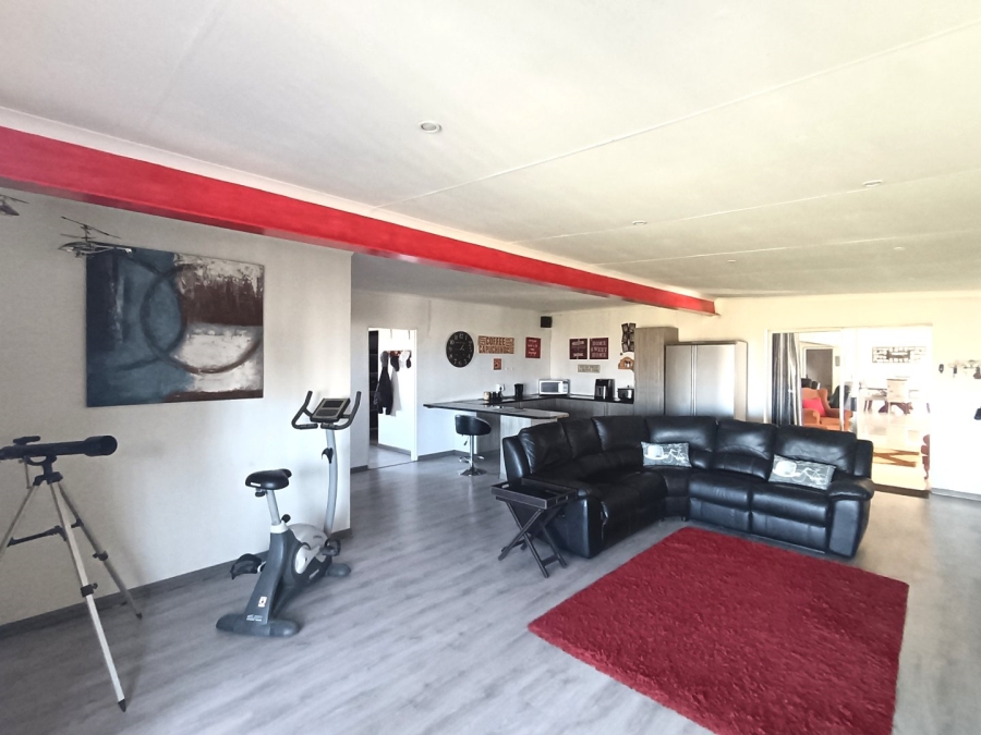 5 Bedroom Property for Sale in Oranjeville Free State